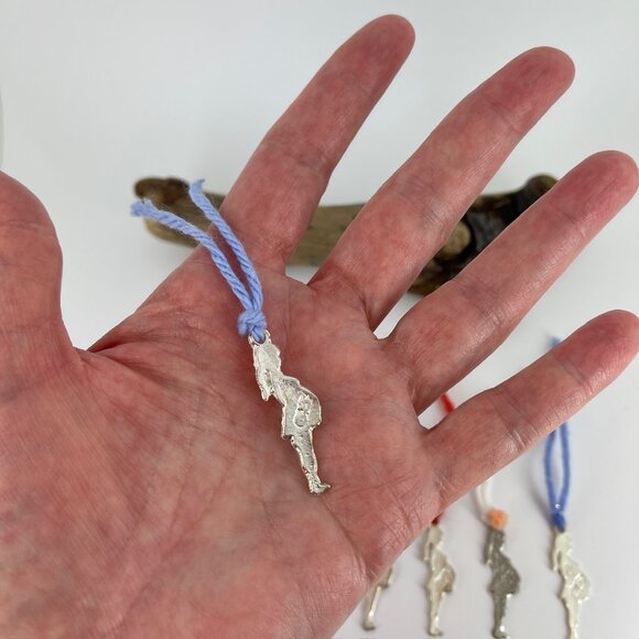 PREGNANCY MILAGRO . CHARM EX VOTO OFFERING . PREGNANT LADY WITH BABY BELLY . - Picture 8 of 16